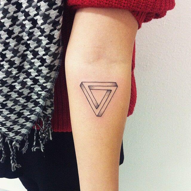 Значение трех треугольников в тату