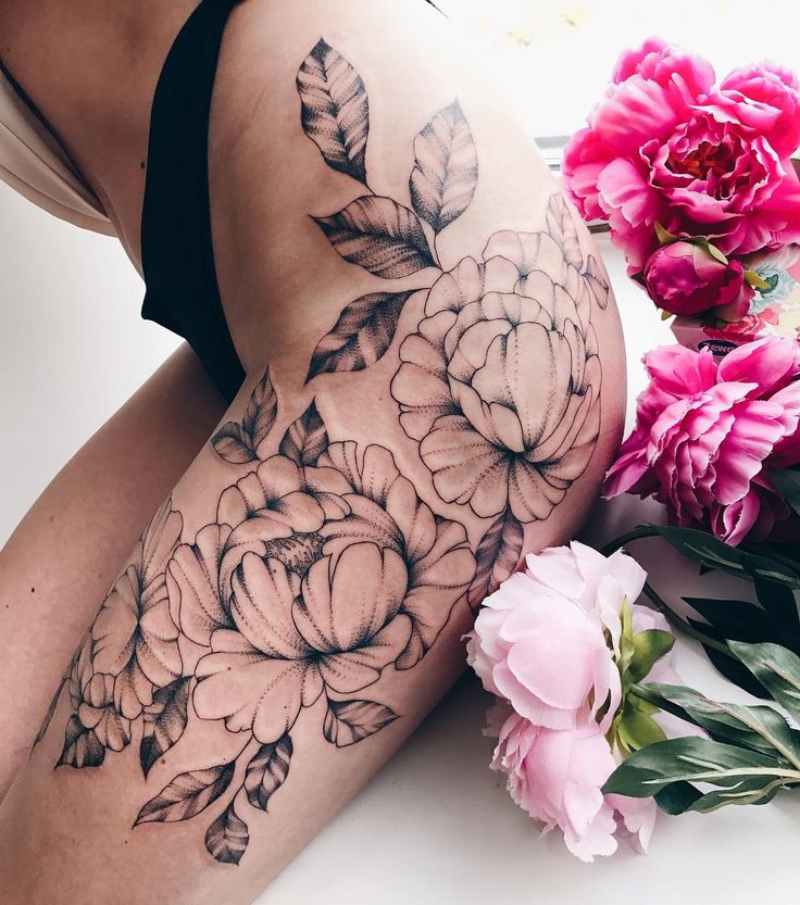 Цветок лотоса — татуировки для девушек: значение, места нанесения, идеи, примеры, эскизы, фото