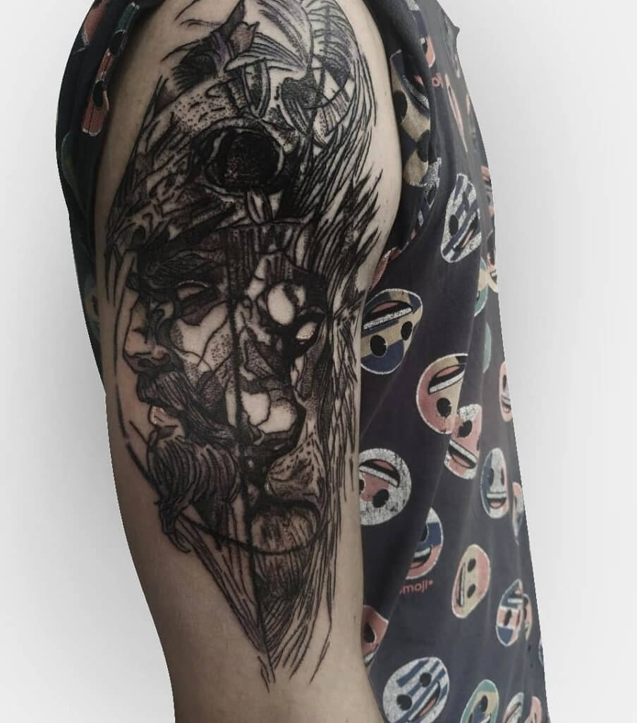 Фото тату - абстракции на плече. Мужская цветная абстрактная татуировка на плече.