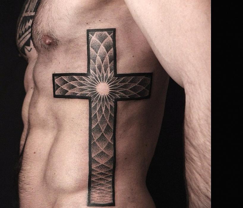 Татуировки мужские в виде Креста