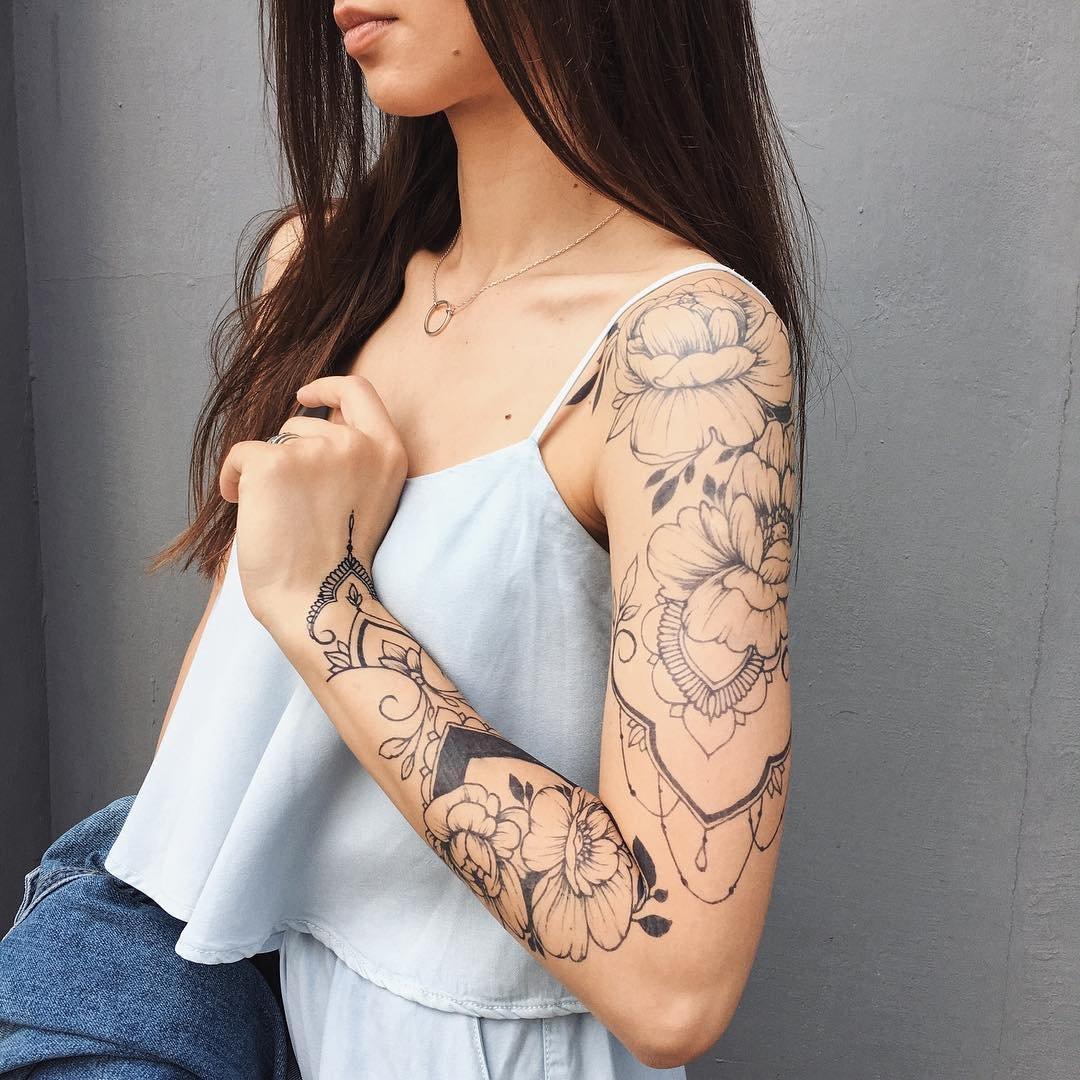 Татуировка на всю руку женская