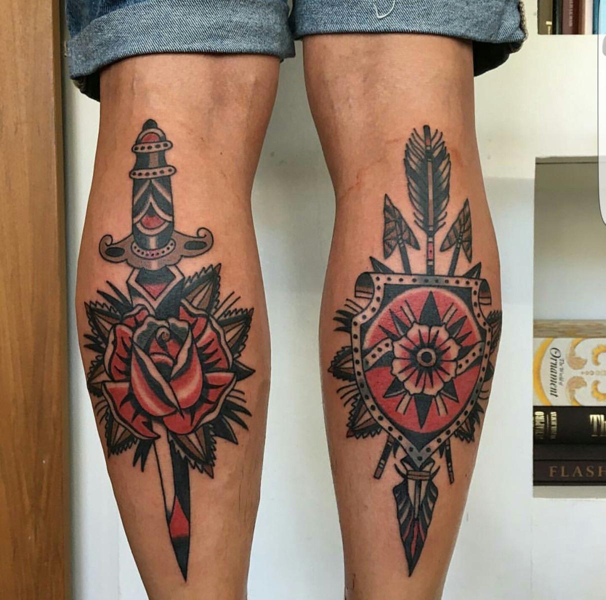 Татуировки в традиционном стиле ноги