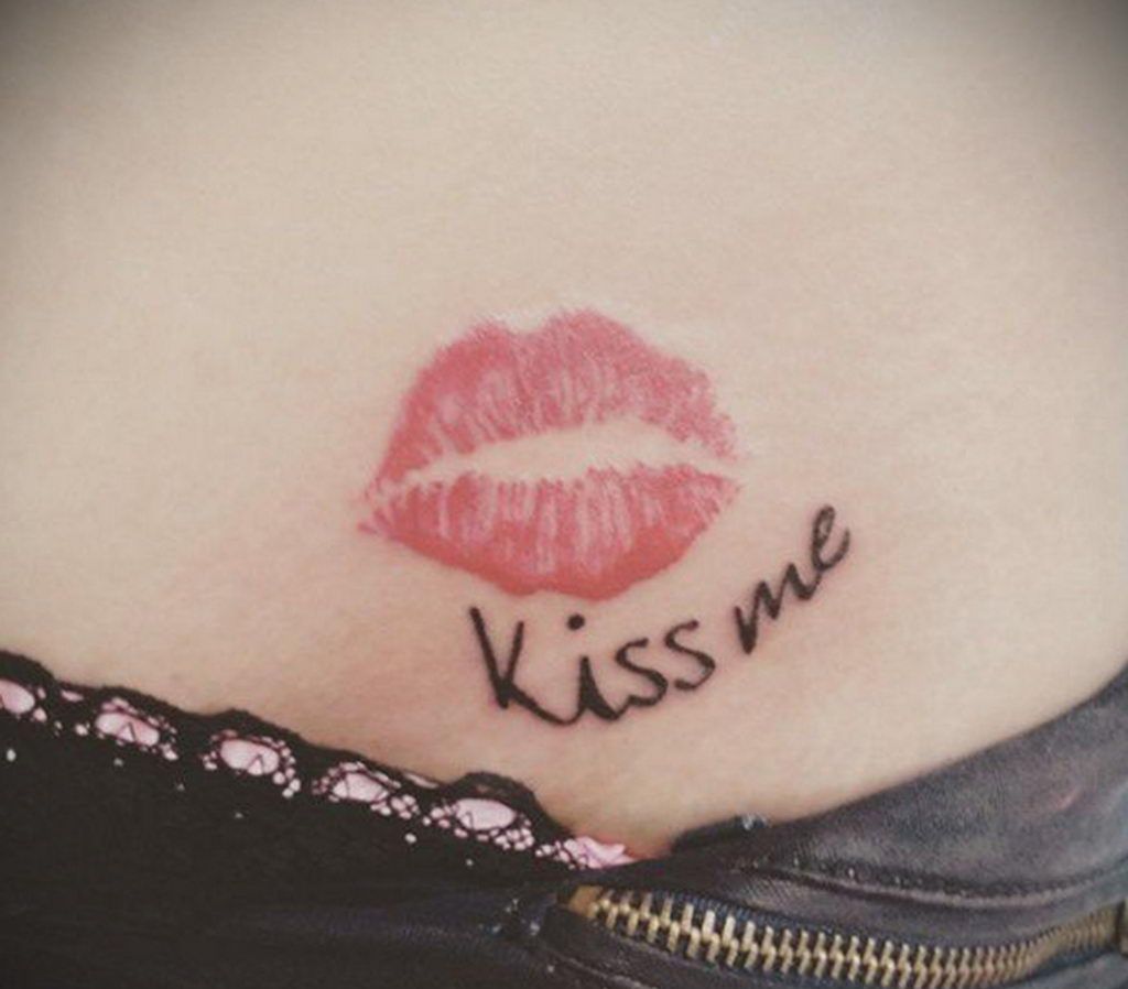 Татуировки для девушек губы